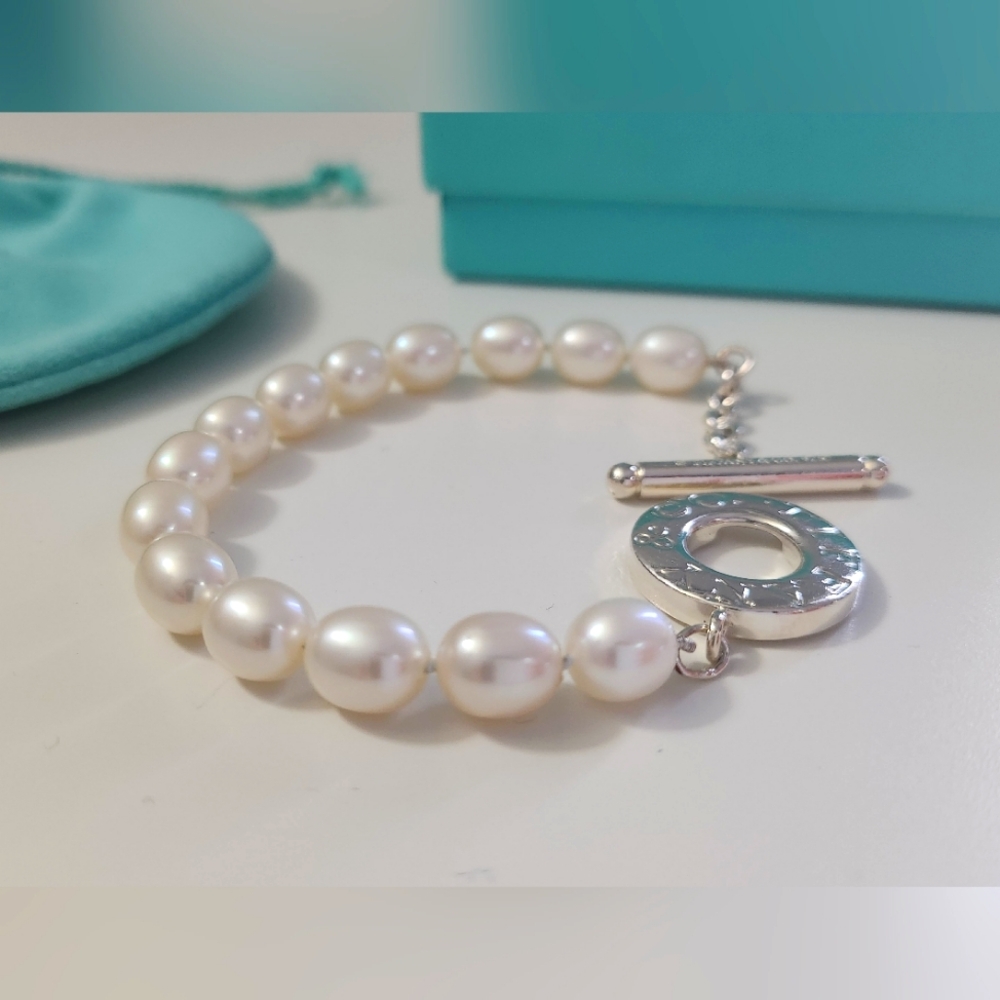 Tiffany & Co Pearl Toggle Bracelet